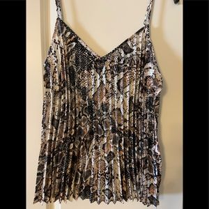 Cute camisole very feminine and so comfy.